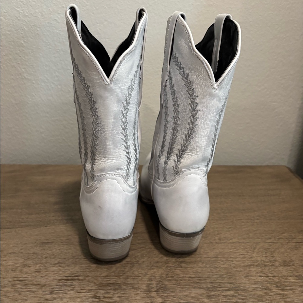 White Western Leather Cowboy Boots for Women - Picture 4 of 7